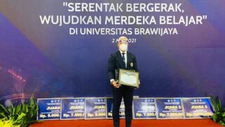 Dekan FTUB, Prof Pitojo mewakili UB menerima 7 penghargaan dalam peringatan Hardiknas 2021