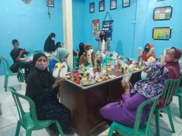 Community Service Program of FCS UB in Kampung Biru Arema
