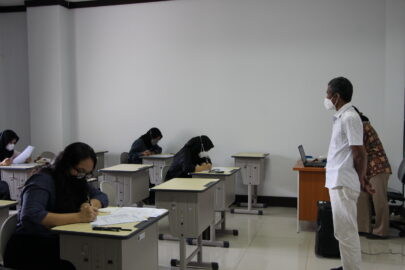Pelaksanaan Ujian DELF di FIB UB di bawah Pengawasan IFI Surabaya