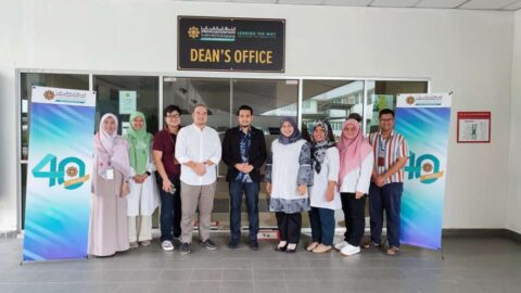 SP-ELE’s Dokar Team with the Dean, Vice Dean of Academic and Student Affairs at the Faculty of Languages and The Management (Kulliyyah of Language and Management) of IIUM