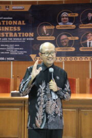 Foto Fajar Trang Bawono, ST, Founder dan Owner dari Indigroup Indonesia Saat Memberikan Materi