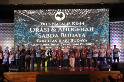 Para Penerima Anugerah Sabda Budaya 2023 beserta Jajaran Pimpinan UB