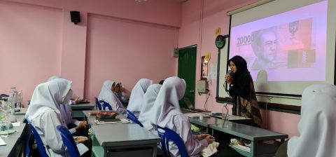 Foto Nazira dari Prodi Ekonomi Islam, FE Mengajarkan Sejarah Ekonomi Islam dalam Bahasa Inggris di Thammisslam Foundation school