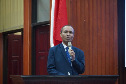 Wakil Rektor bidang Akademik saat memberikan arahan jelang UTBK